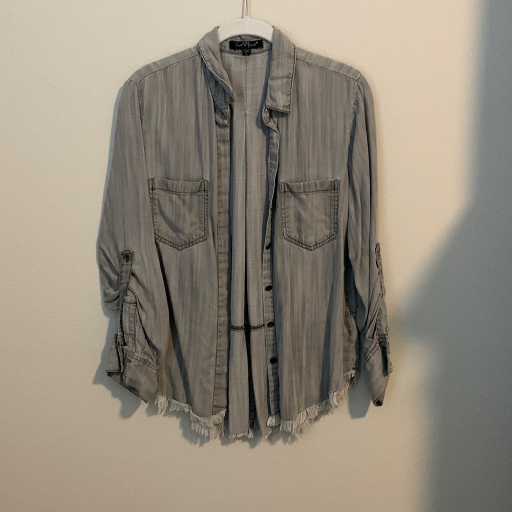 VICI COLLECTION distressed gray button up - never worm